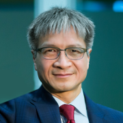 Victor Peng，总裁兼 CEO
