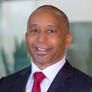Mark Wadlington，SVP, 核心市场团队